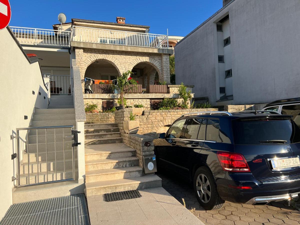 Apt By The Sea 1 Pula Exterior photo
